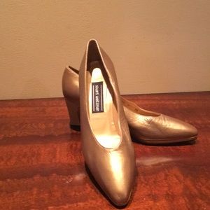 Stuart Weitzman Pumps size 8 1/2 B